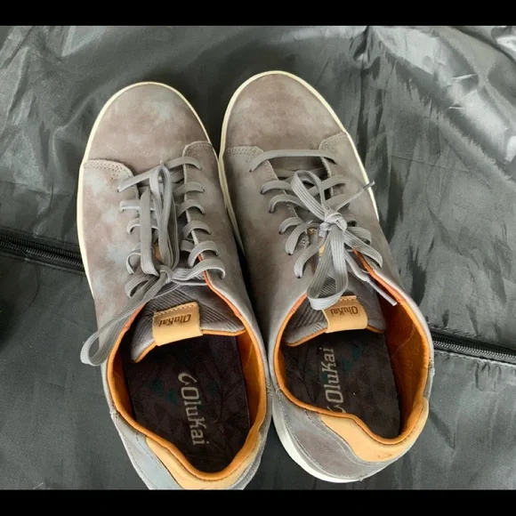 olukai laeahi-li-ili-mens leather-sneakers in charcoal gray - Picture 8 of 8